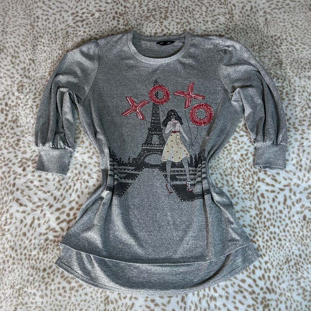 Love & Lace Paris Graphic Top Size L Gray XOXO Eiffel Tower Knit Pullover
